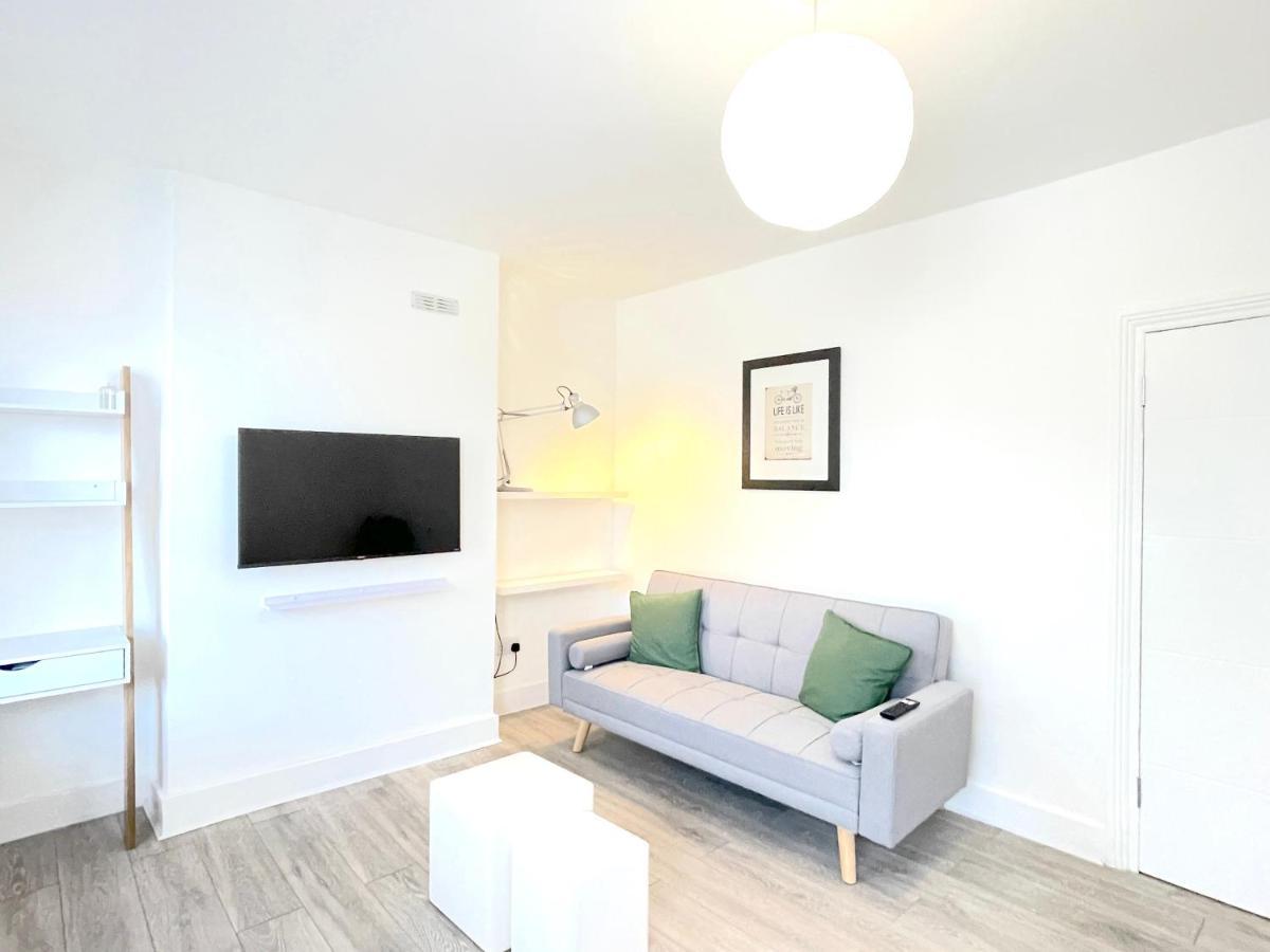 Stylish Apartment In Plaistow London Bagian luar foto